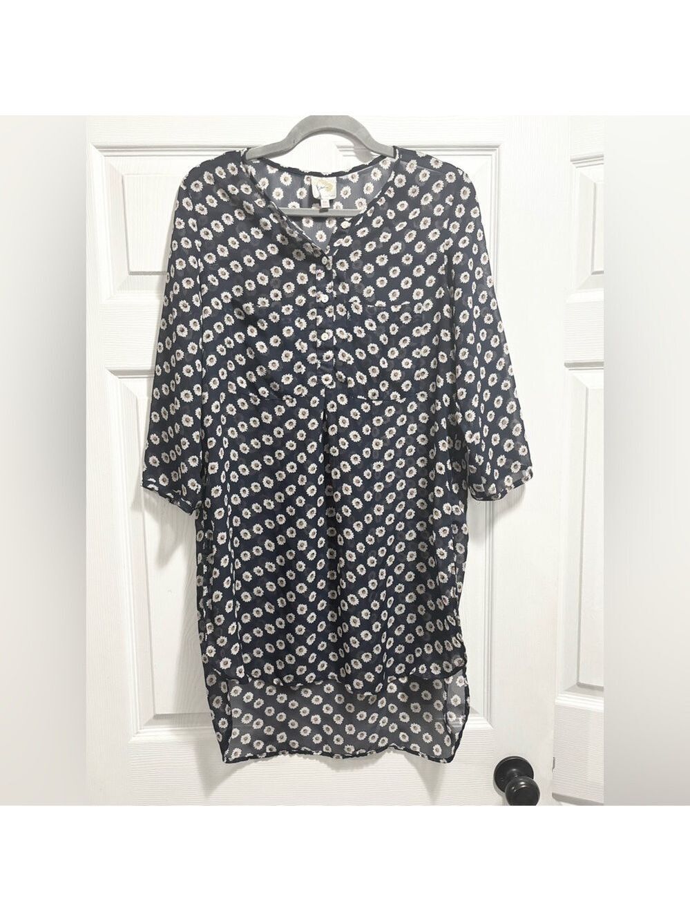FIG AND FLOWER Navy Floral Sheer Tunic Blouse Anthropologie Top Size Medium
